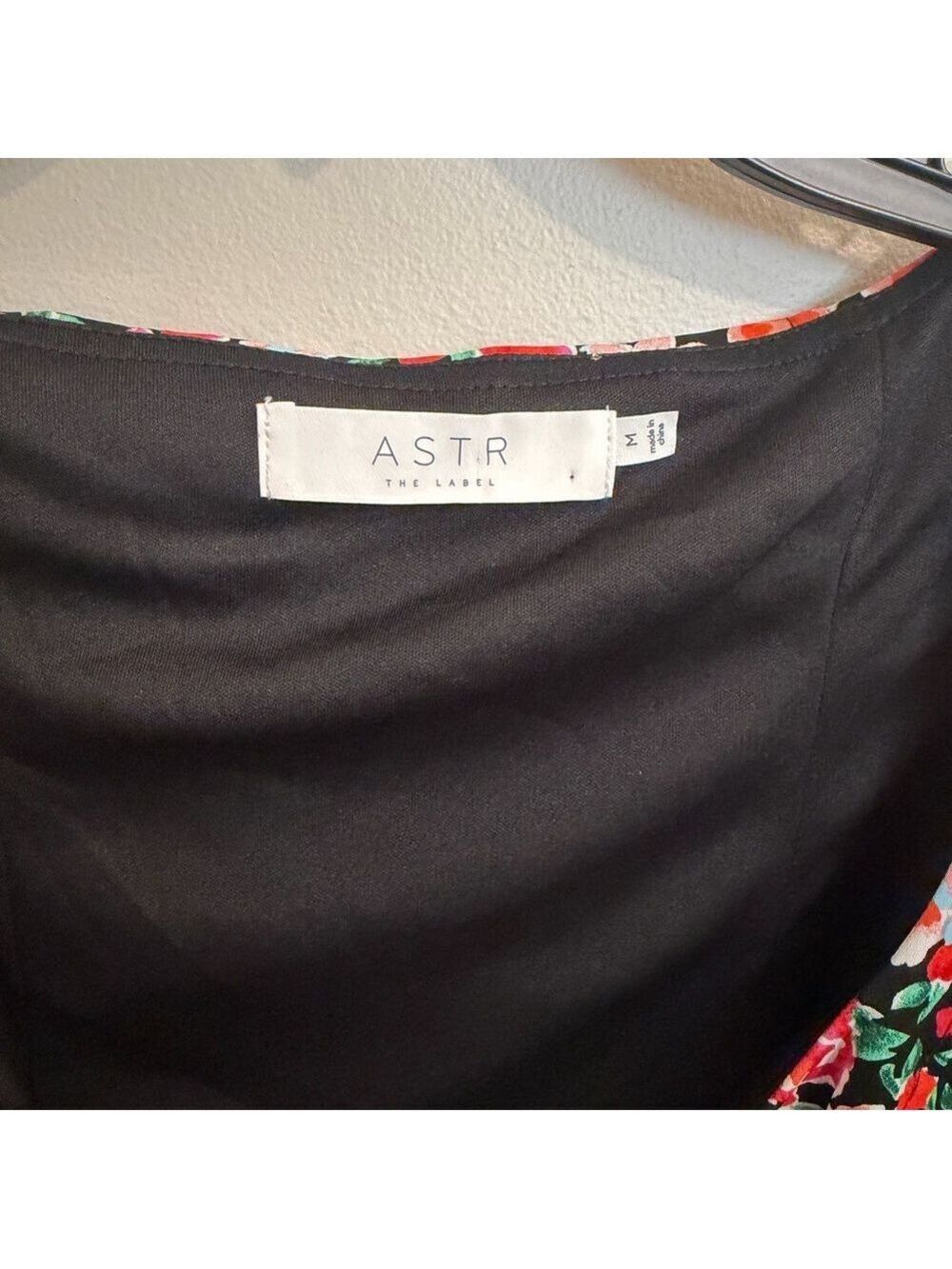 ASTR Floral Puff Sleeve Blouse - Picture 5 of 9